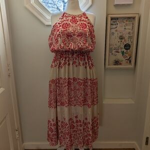 Sleeveless maxi dress with floral pattern